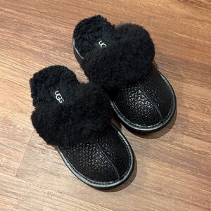 UGG Black Heart Textured Slippers with Fuzzy Trim